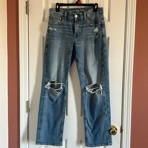 American Eagle Curvy Straight Jeans Size 6 Only Washed/Worn Once.